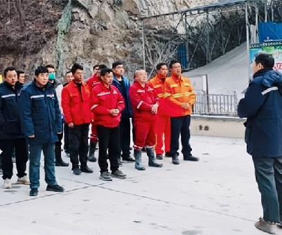 實(shí)戰(zhàn)演練，防患未“燃”｜雙河金礦開(kāi)展冬季火災(zāi)應(yīng)急預(yù)案演練